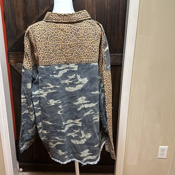 Light denim button up shirt - Picture 6 of 10